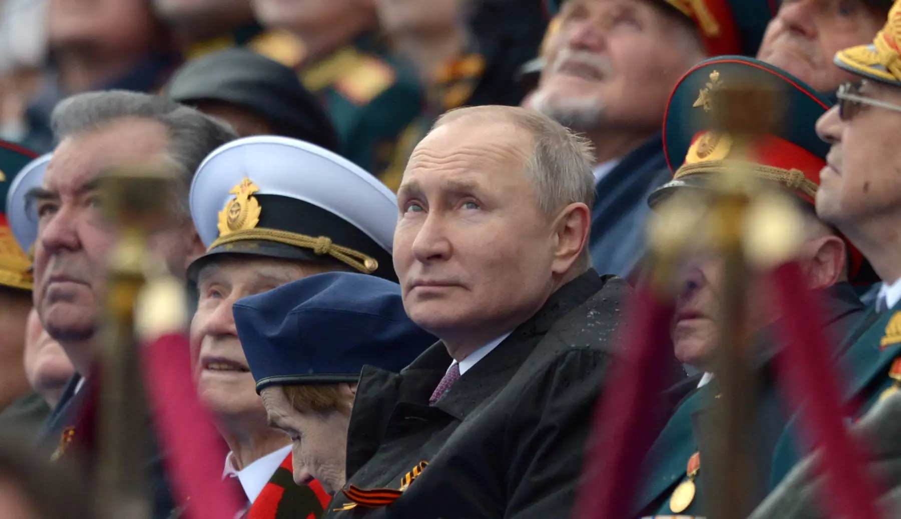 Russian President Vladimir Putin watches the Red Square parade (Photo: Washington Post) 