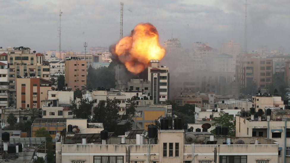 Buildings in Gaza were destroyed in Israeli air strikes early on Tuesday (Photo: Reuters) 