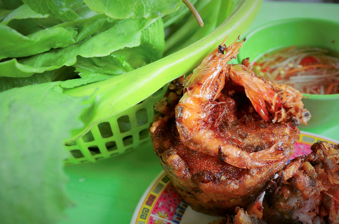 Famous traditional Khmer people's shrimp cake dishes in the delta