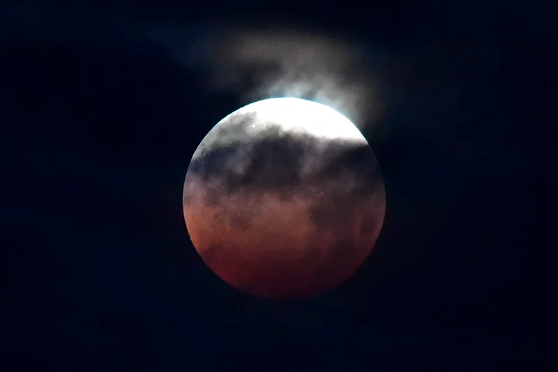 Majestic super blood moon observing on May 26