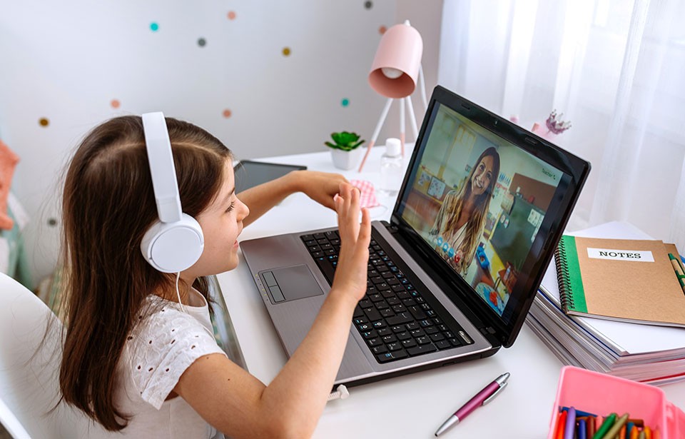 five practical tips to help children learning at home on holidays