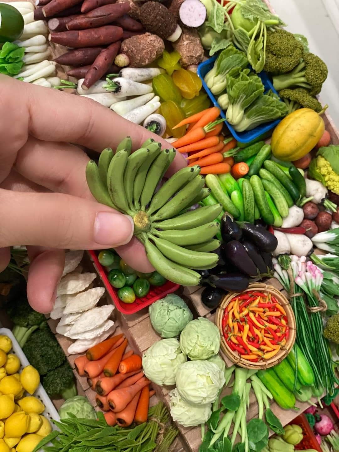 vietnamese woman creates amazing and realistic vegetables from clay