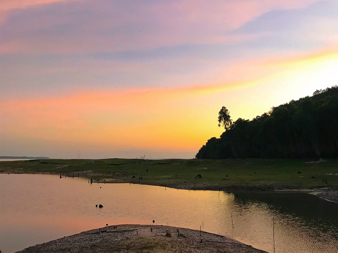 Camping overnight at the largest reservoir-Dau Tieng Lake