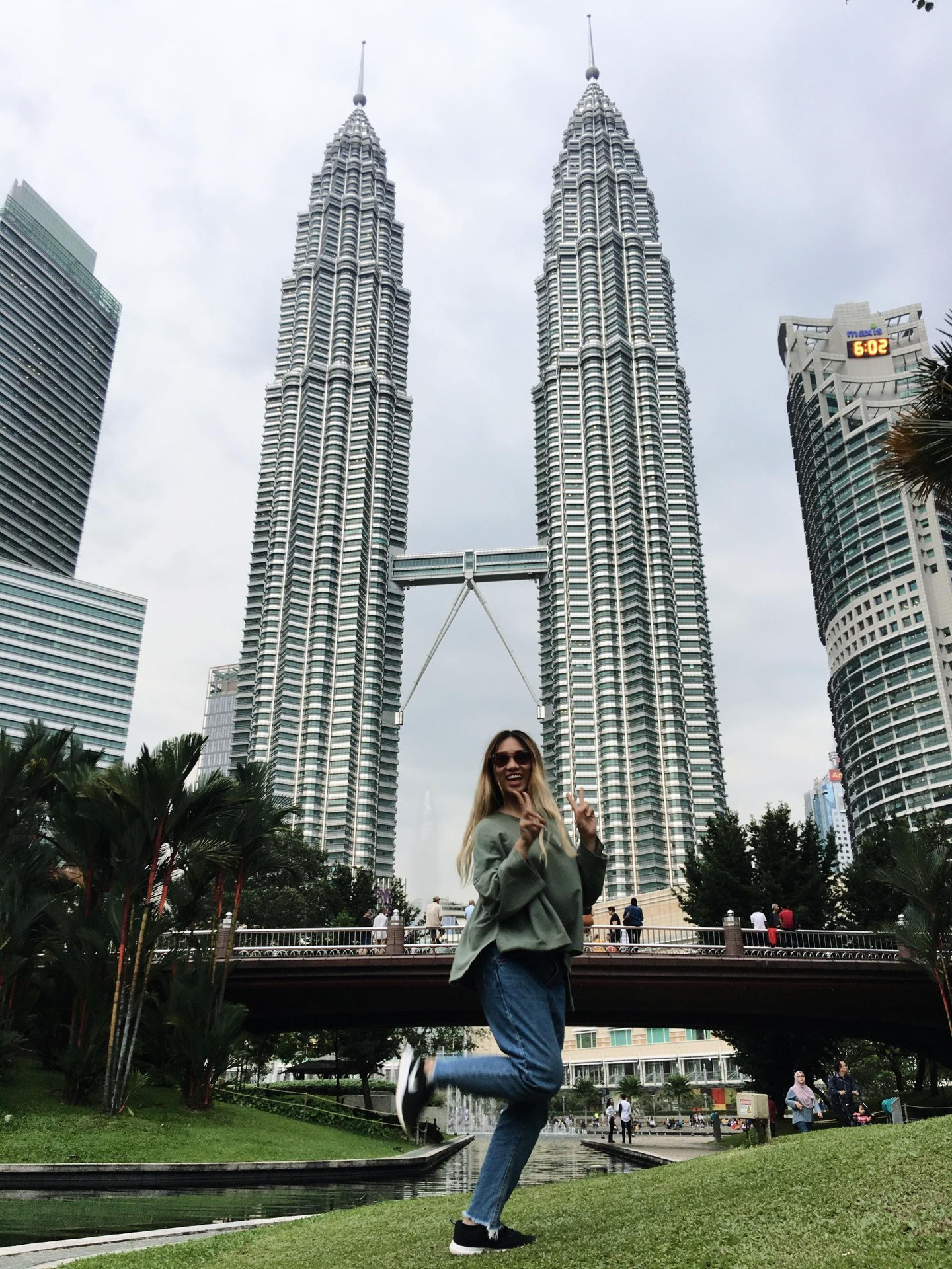 Check-in at Petronas Twin-tower, Malaysia. Photo: NVCC