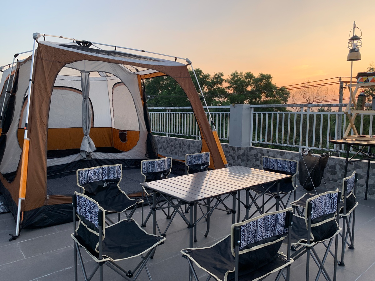 camping on the rooftop a exciting trend for boring quarantines