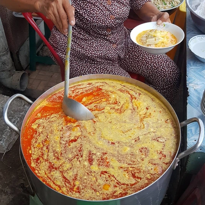 Bun ken is eaten with a special broth pot made from copperfish and fatty coconut milk. Photo: @michelletang_sgn