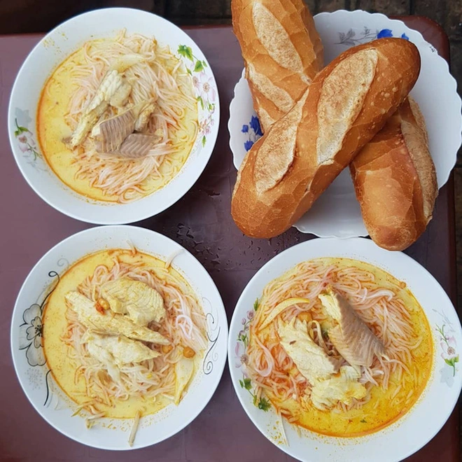 Unique "Bun Ken" Dish in Phu Quoc Island Impresses Touristst