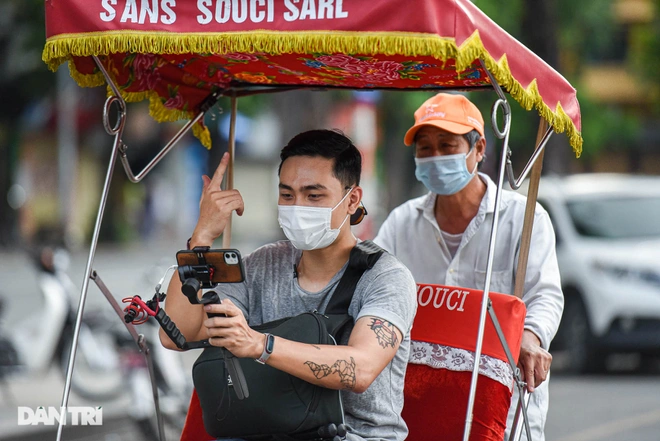 Digital Travels: Vietnamese Tour Guide Opens Virtual Tours For International Tourists