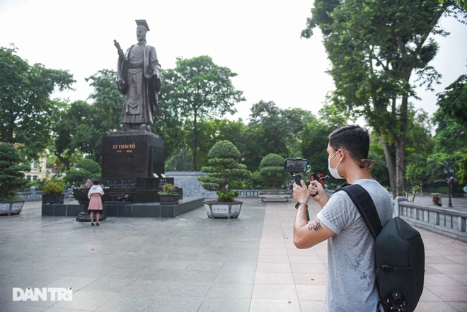 Digital Travels: Vietnamese Tour Guide Opens Virtual Tours For International Tourists