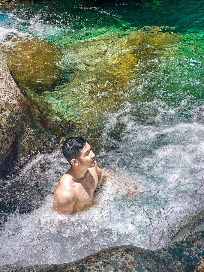 The cool, refreshing river stream of Fairy River makes this place become an ideal destination for summer holiday. Photo: Le Phuong Tung 