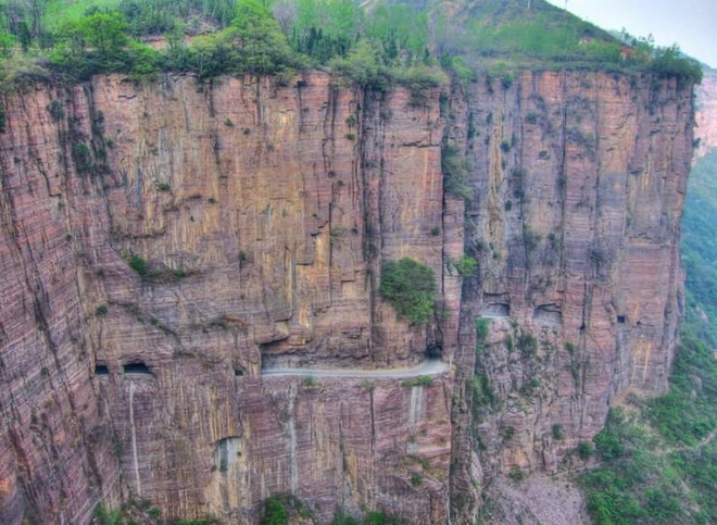 Living On Cliffs: The Thrilling Dangers of A Chinese Village