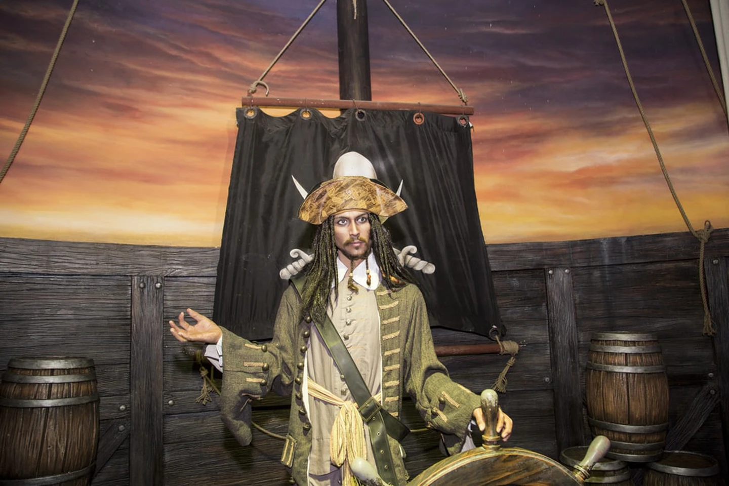 Captain Jack Sparrow steering with Zen | © Ovu0ng/Shutterstock