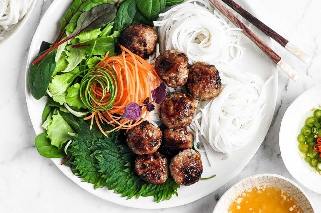 10 Best and Most Delicious Street Food That Are Globally Loved In Vietnam