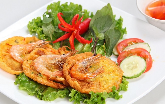 West Lake Shrimp Cake: A Must-try Tasty Specialty in Hanoi