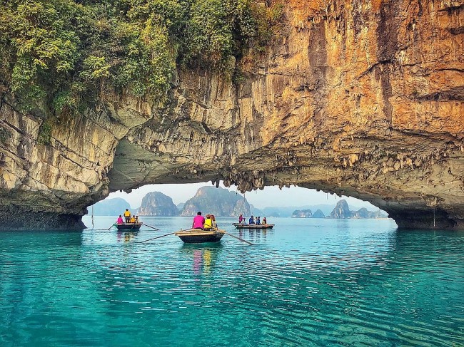 Bai Tu Long Bay: The Majestic and Dreamy Bay In The North