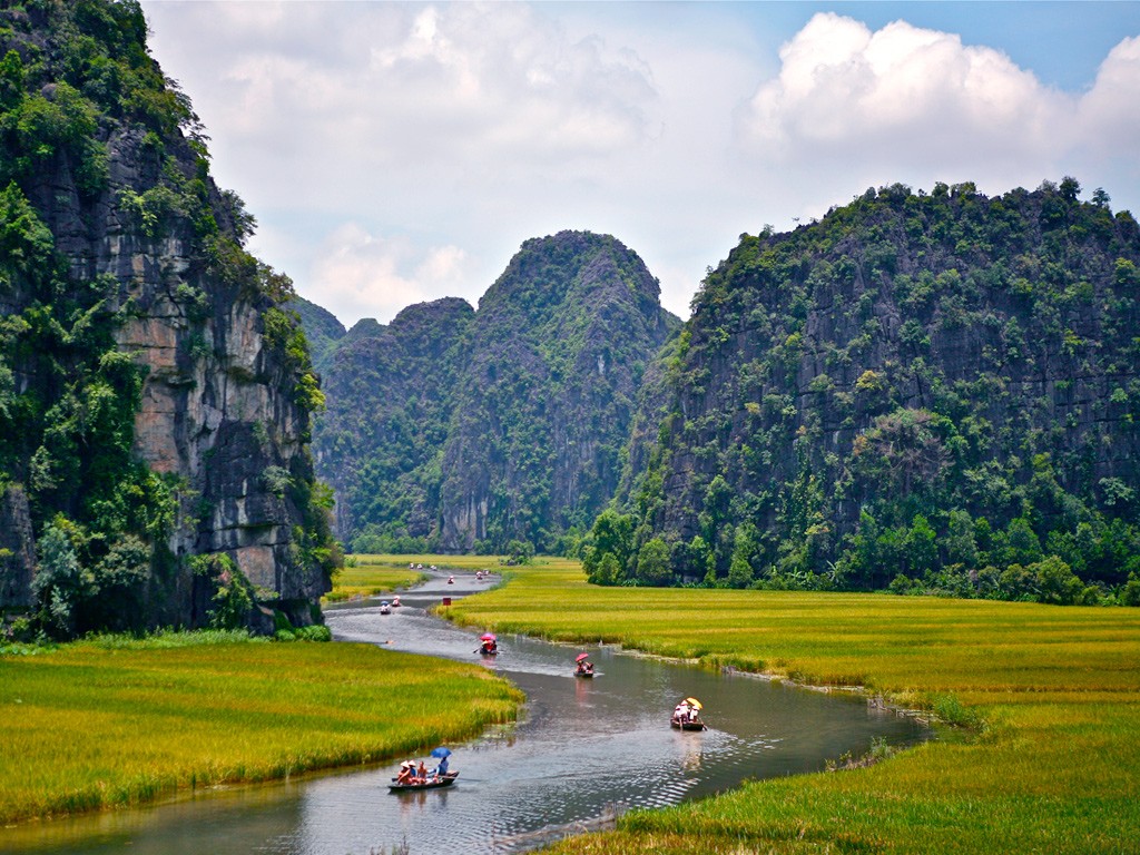 Top 10 Best Things To Do Travelling in Vietnam