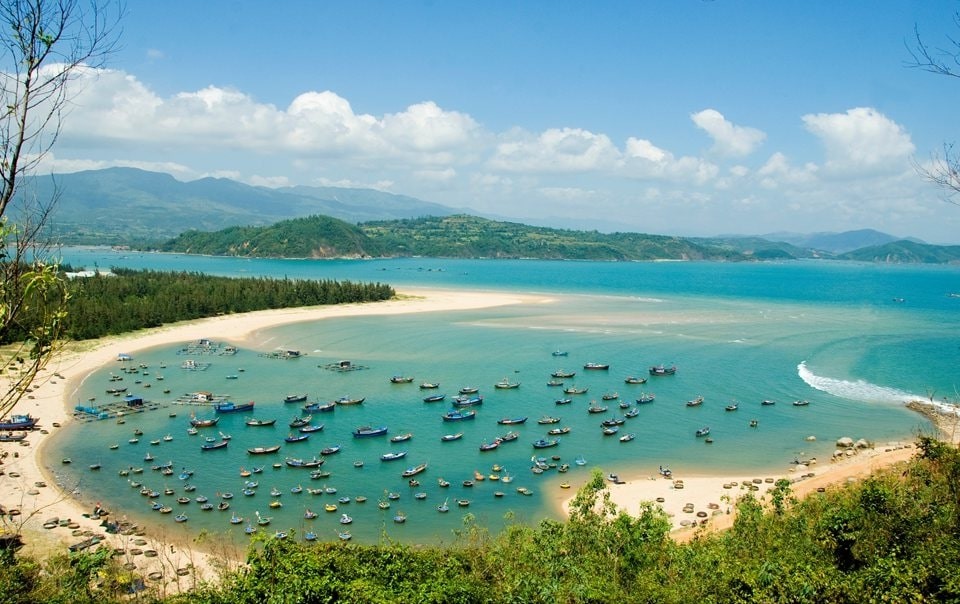 Visit The Most Beautiful Tourist Attractions In Phu Yen | Vietnam Times