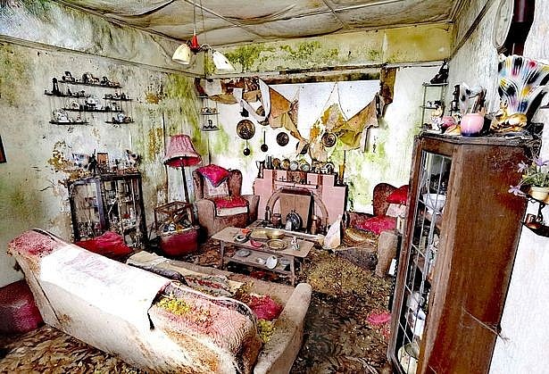 Scotland: Haunting Images Of A 30-Year-Old Abandoned House