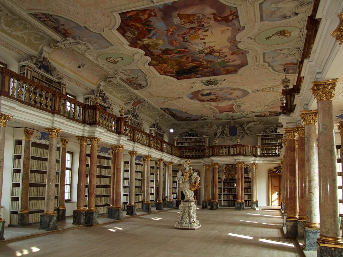 Library in Ottobeuren Abbey / Johannes Böckh & Thomas Mirtsch, Wikimedia Commons / CC BY-SA 3.0