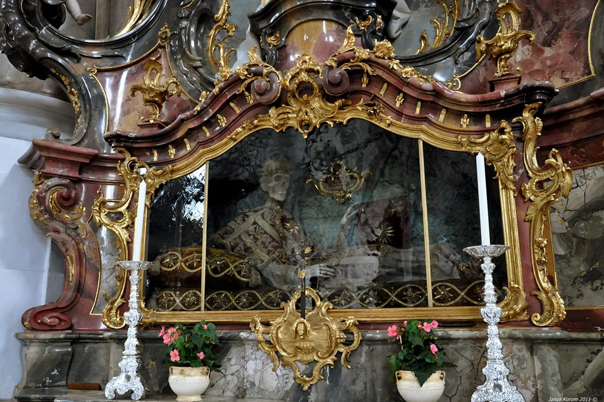 Skeleton in Ottobeuren Basilica / Janos Korom Dr., Flickr / CC BY-SA 2.0