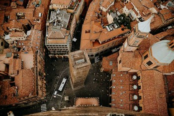 The Legendary Stories Of Asinelli And Garisenda - The Leaning Towers of Bologna