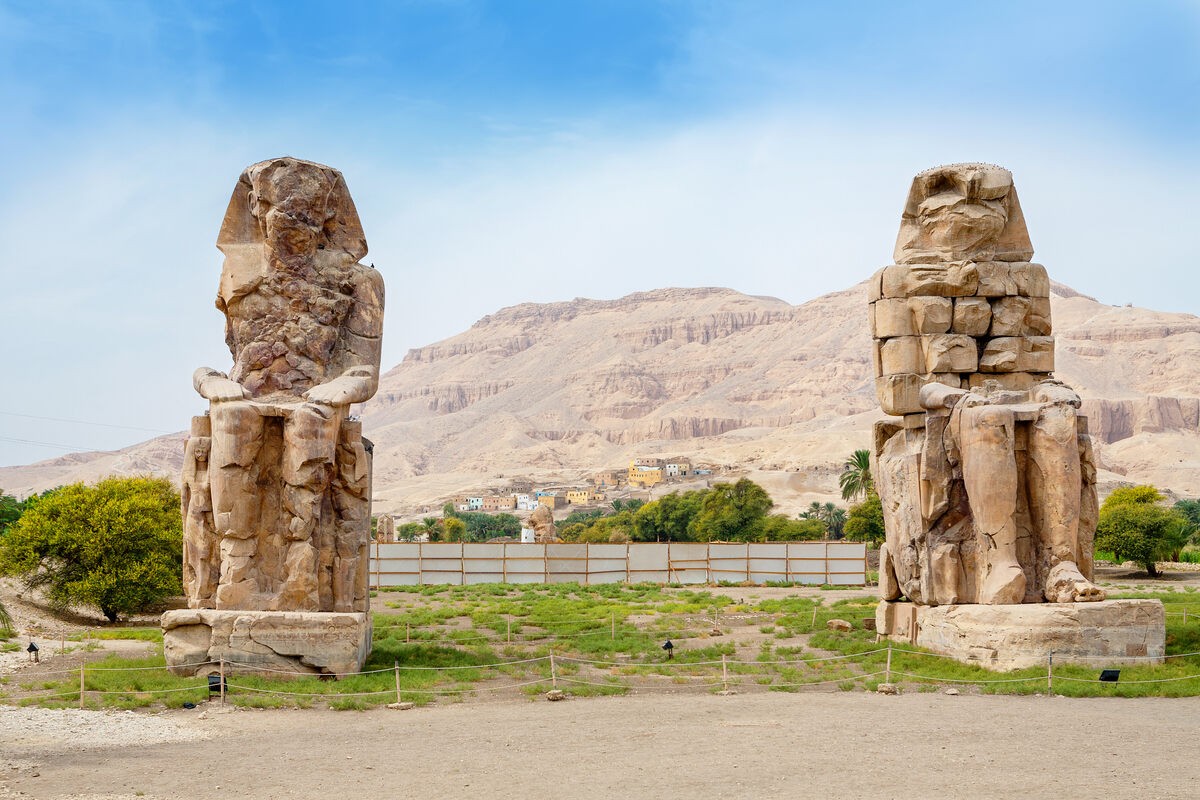 The Secrets Of Colossi of Memnon – The Unearthly “Singing” Statues