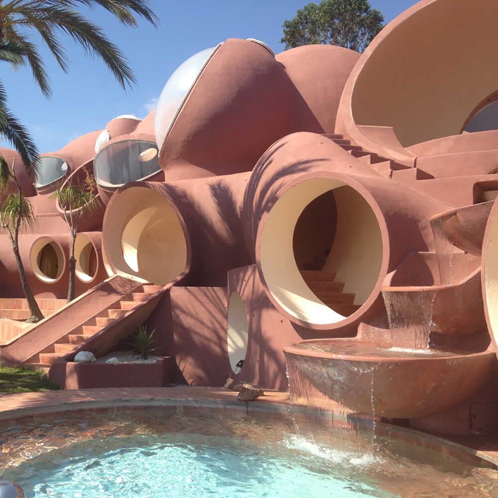 Palais Bulles: The Attractive And Unusual Architecture Of  “The Bubble Palace” In France