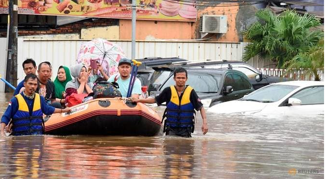 Flood death toll rises to 21 in Indonesia's capital Jakarta