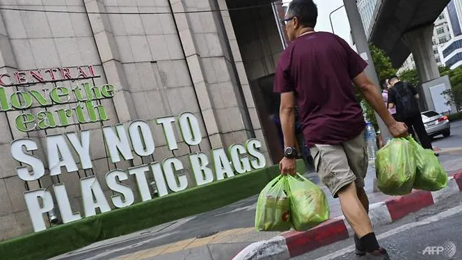 thailand bans single use plastic bags at major stores