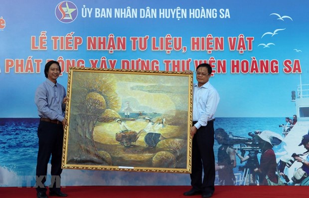 Da Nang gets documents on Vietnam’s sovereignty over Hoang Sa archipelago