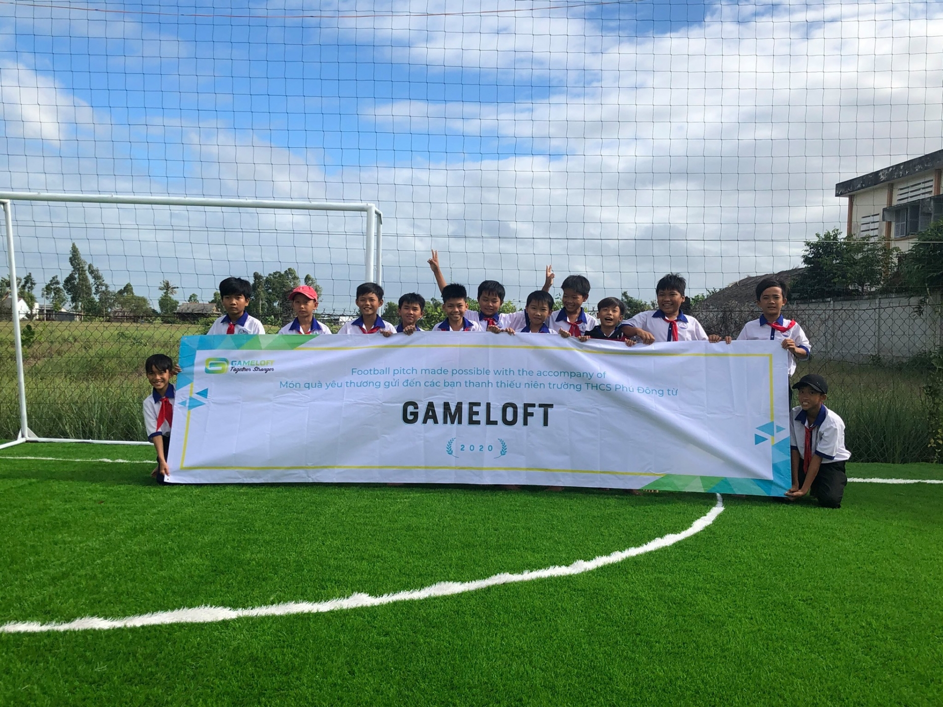 New football field opened for children in Tien Giang's district