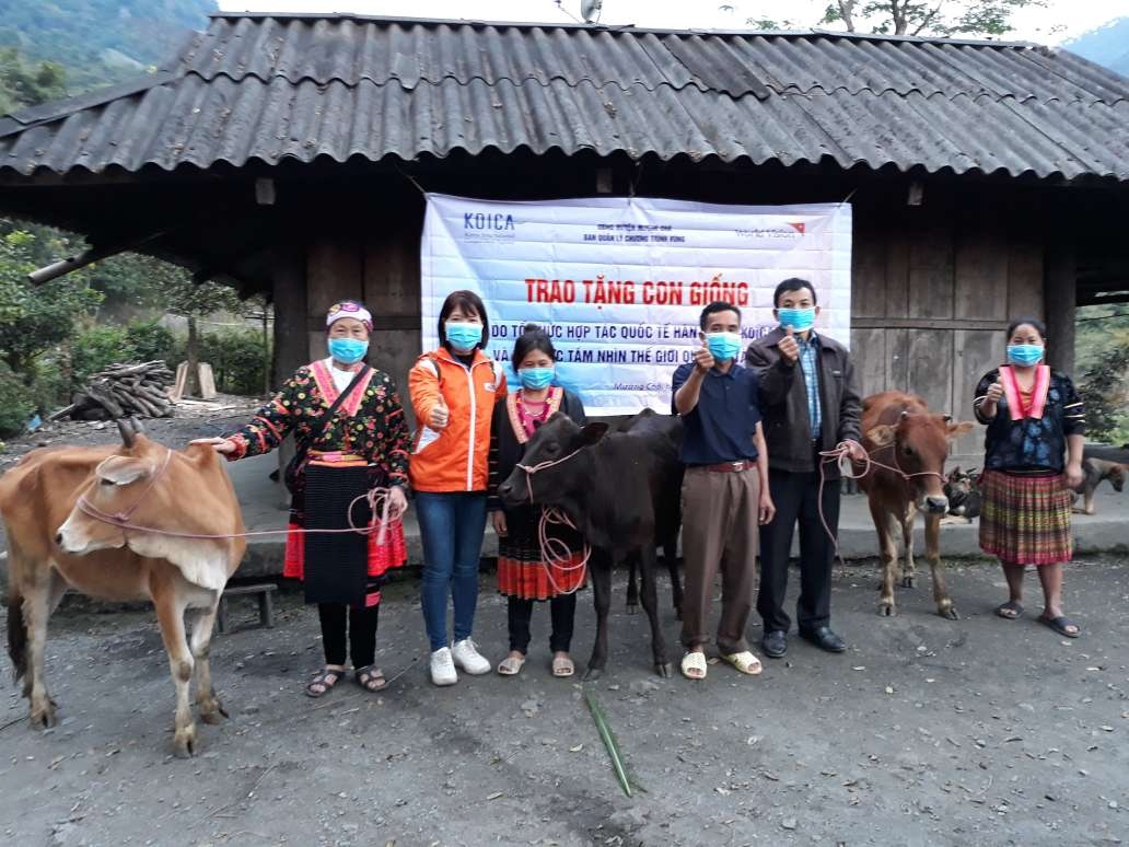 Tons of rice seeds distributed to flooding victims in Quang Tri