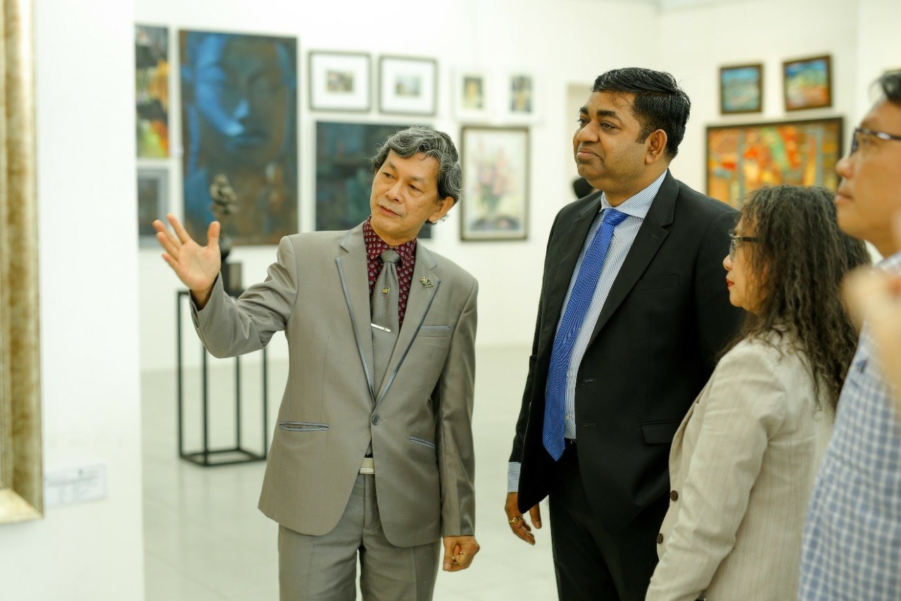 135 artworks on display at vietnam india artist camp