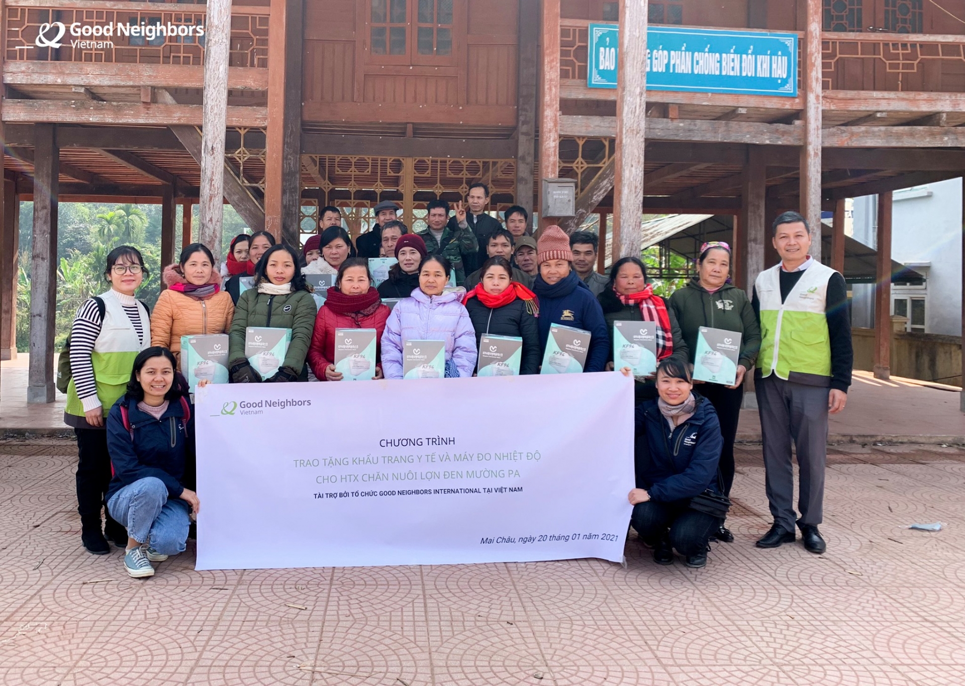 Good Neighbors gives face masks for Muong Pa's locals