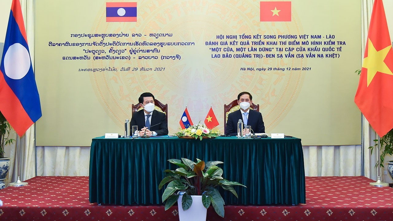 Vietnam, Laos Enhance Cooperation in Managing Border Gates