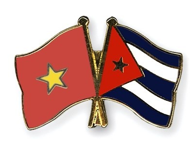 Vietnamese Leaders Congratulate Cuba on National Day