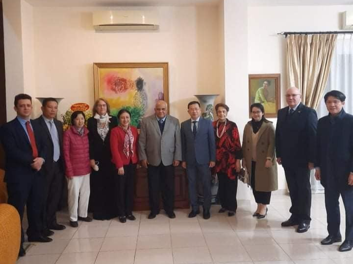 Vietnamese Leaders Congratulate Cuba on National Day