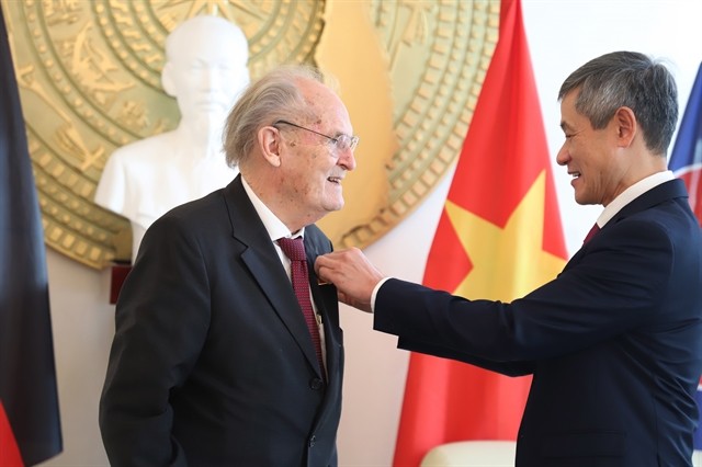 Vietnam Honours German Medical Professor Horst Klinkmann