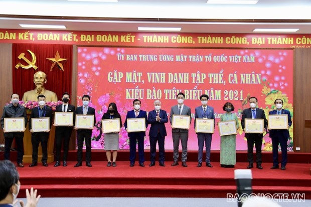 Homeland Spring Programme Brings Tet Atmosphere to Overseas Vietnamese Abroad