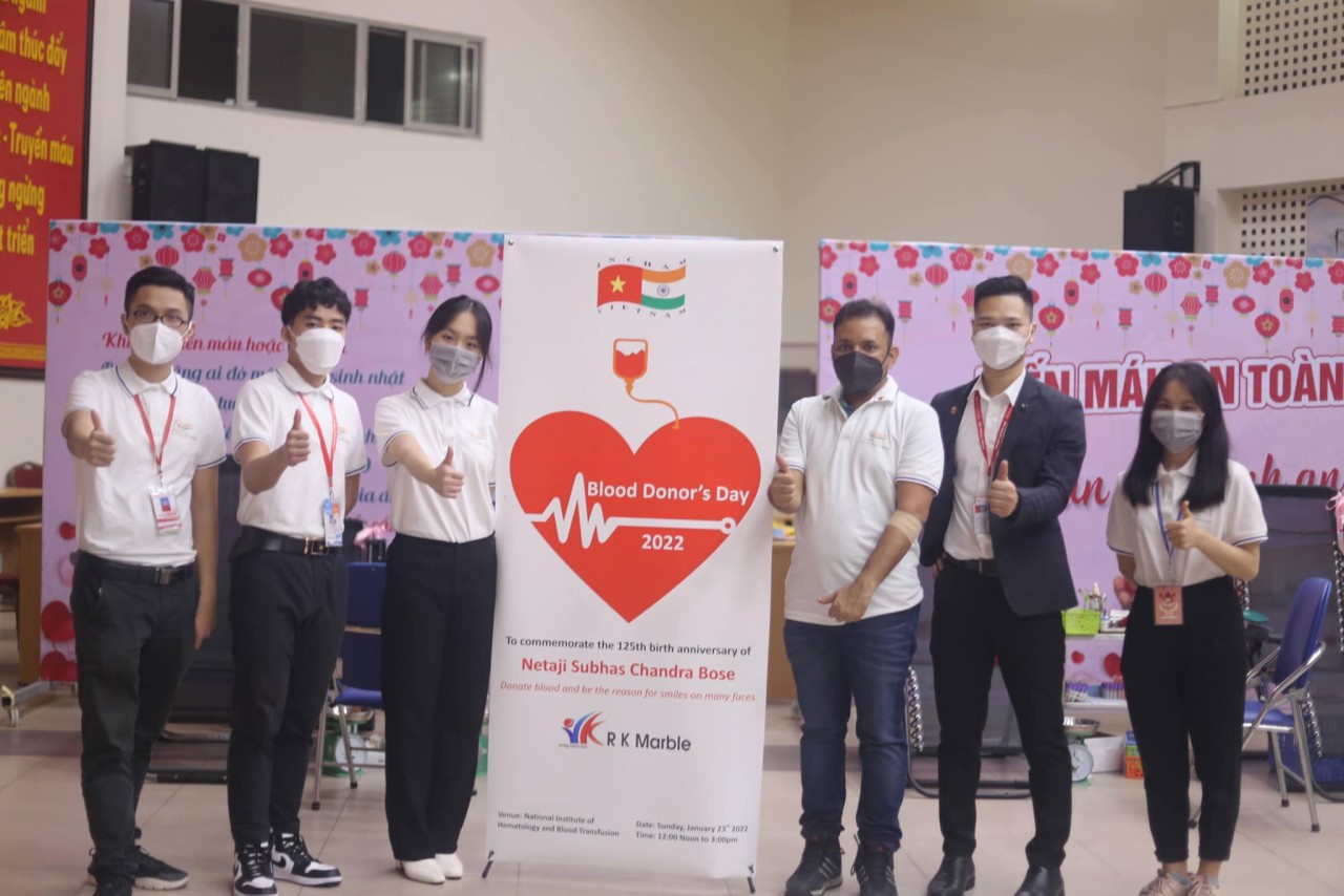 Ambassador and Indian Donate Blood Ahead of Lunar New Year