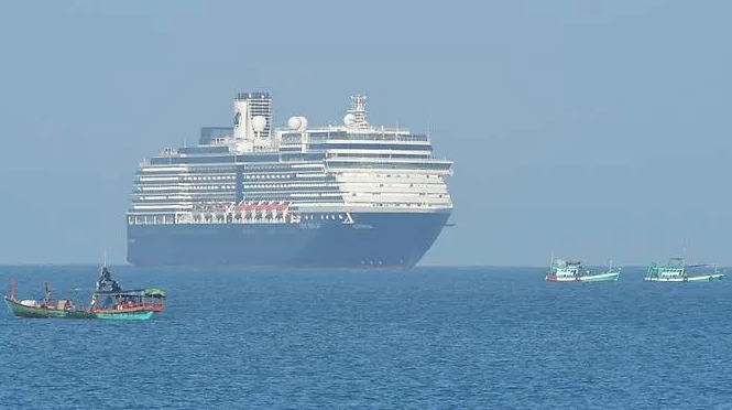 cruise ship shunned by five countries over covid 19 fears arrives in cambodia