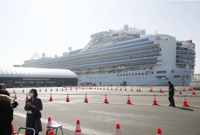 passengers leave coronavirus wracked diamond princess cruise ship in japan after 14 day quarantine
