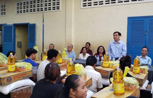 vietnamese embassy in cambodia supports fire victims