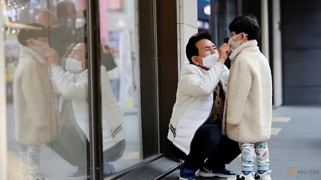 coronavirus outbreak south korea raises threat alert level