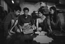 Black-and-white “Parasite” reaches Vietnam's cinemas