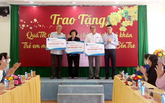 NA Chairwoman calls for support to ensure Happy Tet for disadvantaged people
