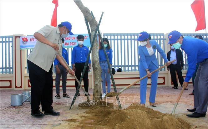 Tree planting festival launched nationwide