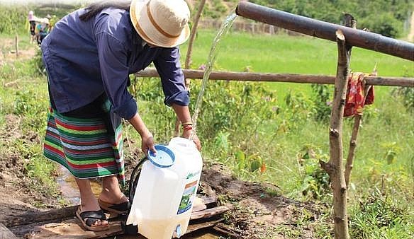 250 Water Buckets Given to Dak Lak's Commune