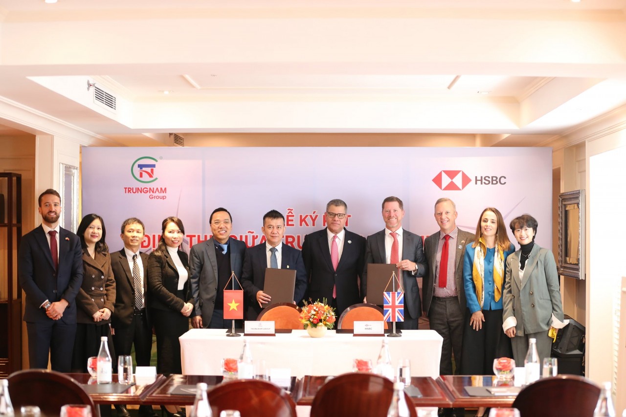 HSBC Plegdes US$ 12 billion for Vietnam's Sustainable Development Projects