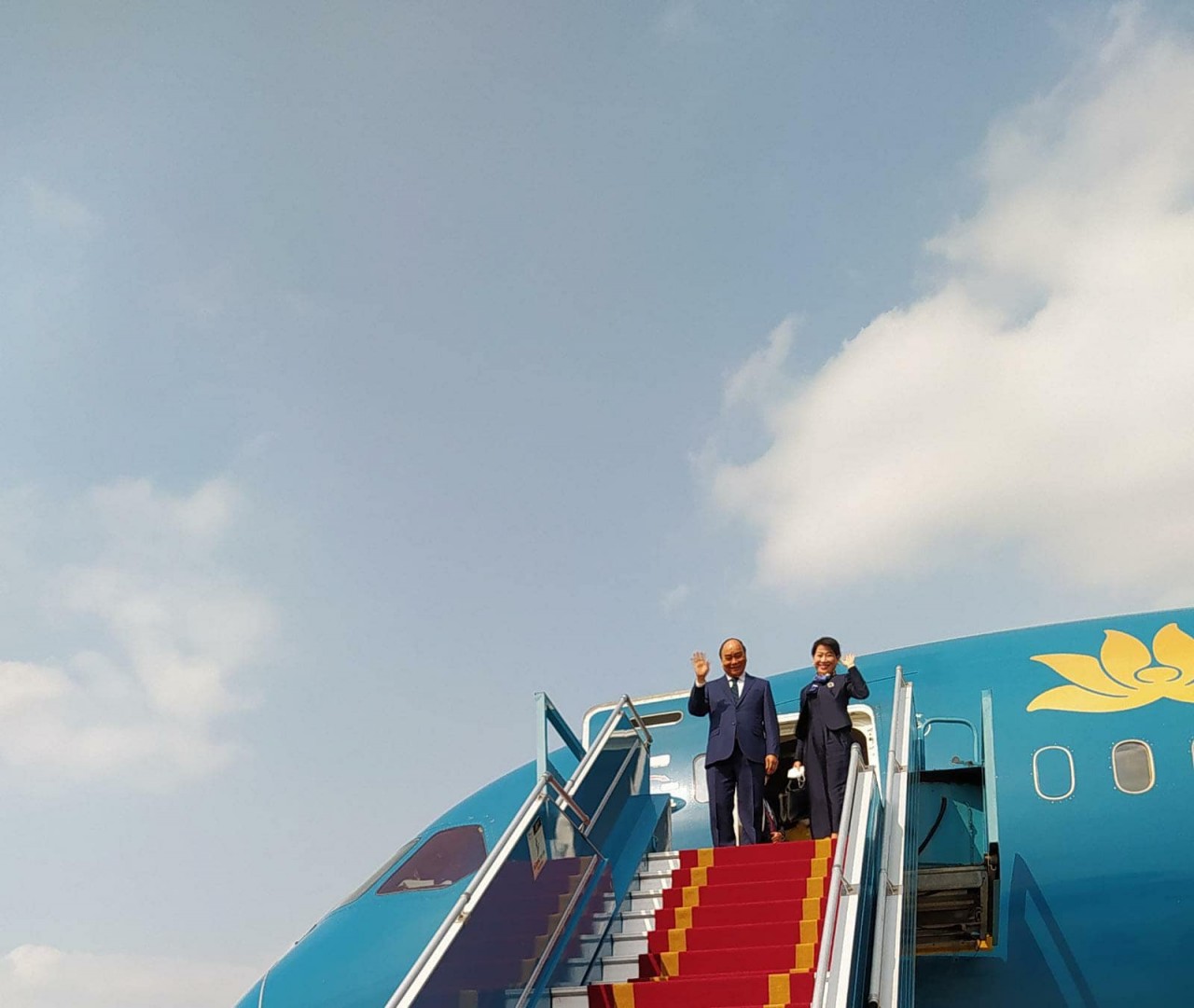 Vietnam's State President Begins Singapore visit